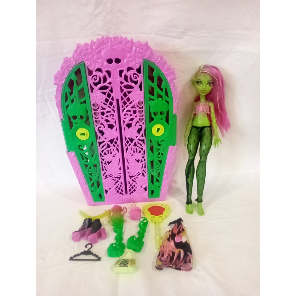 Monster High Venus Flytrap Doll And Accessories 2022